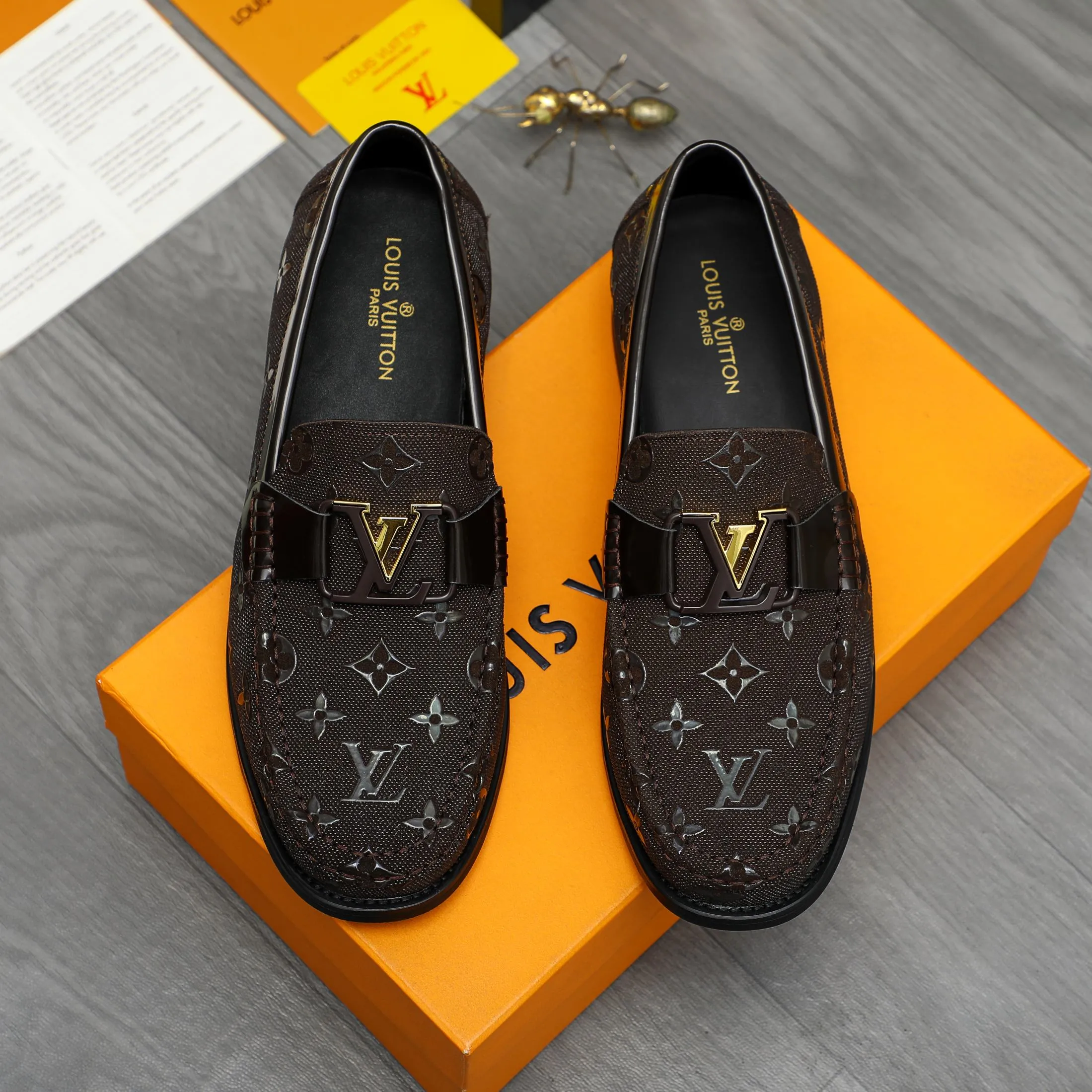 Men's shoes 💰p460 Product trademark: LV "Louis Vuitton" business slip-on leather shoes Regular size: 39-45 (45 is custom-made and non-returnable) Product materials: Selected embossed cowhide upper, cowhide lining, original rubber outsole